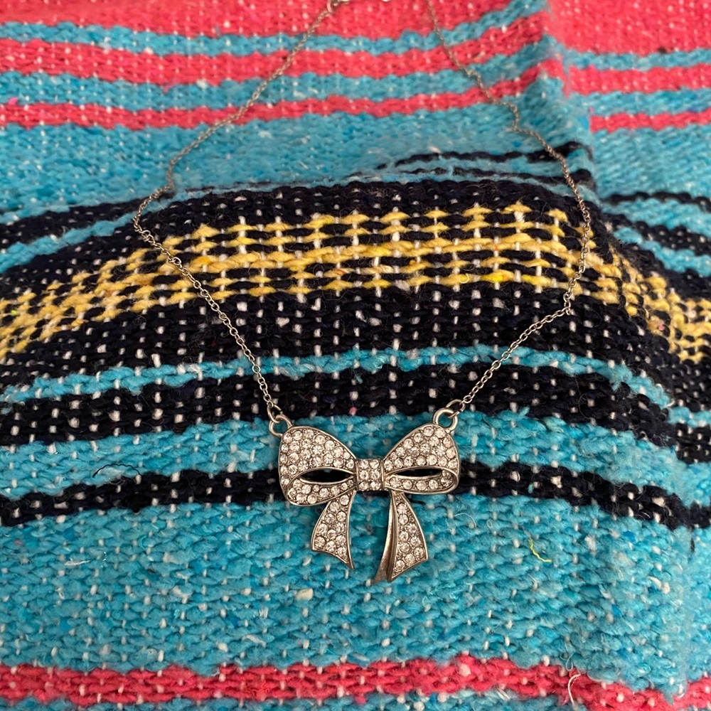 Super cute Bow necklace